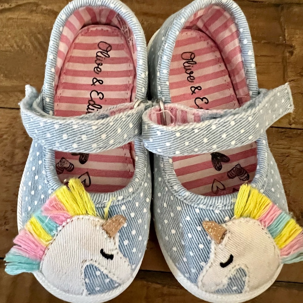 Cute Toddler Girl Unicorn Shoes Infant/Toddler Size 5 - Picture 3 of 10